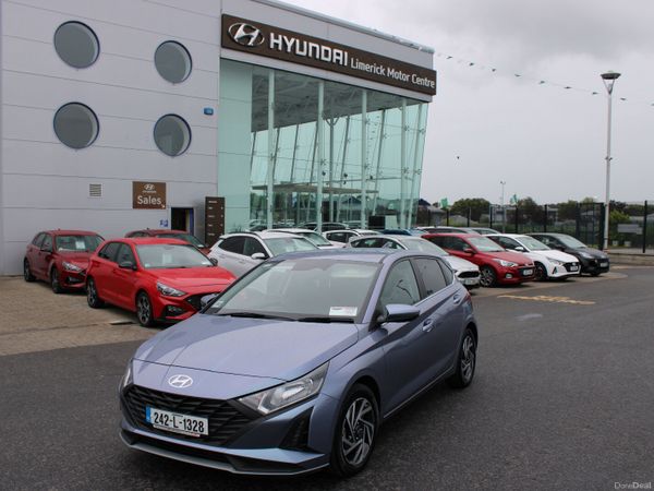 Hyundai i20 Hatchback, Petrol, 2024, Blue