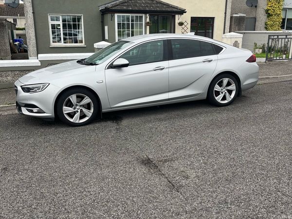 Opel Insignia Hatchback, Diesel, 2017, Grey