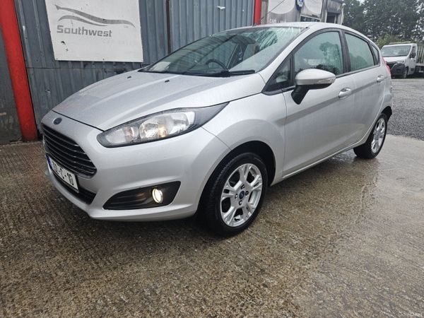 Ford Fiesta Hatchback, Petrol, 2013, Silver