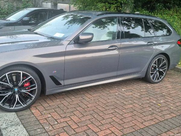 BMW 5-Series Estate/Jeep, Diesel, 2023, Grey