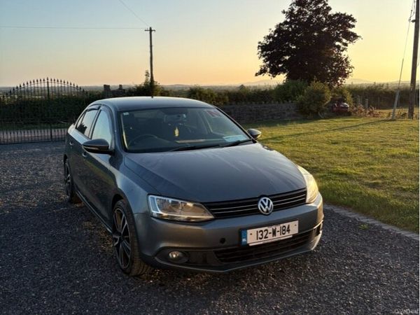 Volkswagen Jetta Saloon, Diesel, 2013, Grey
