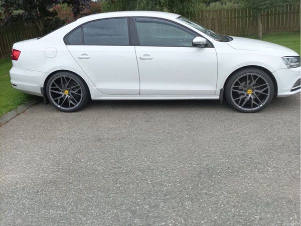 Volkswagen Jetta Saloon, Diesel, 2015, White
