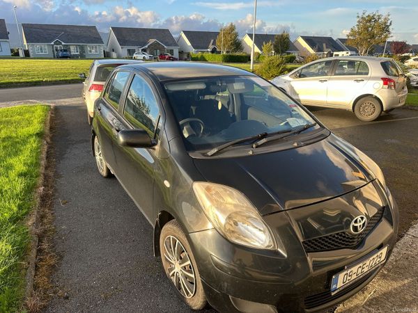 Toyota Yaris Hatchback, Petrol, 2009, Black