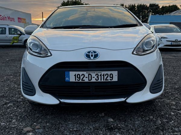 Toyota Aqua Hatchback, Petrol Hybrid, 2019, White