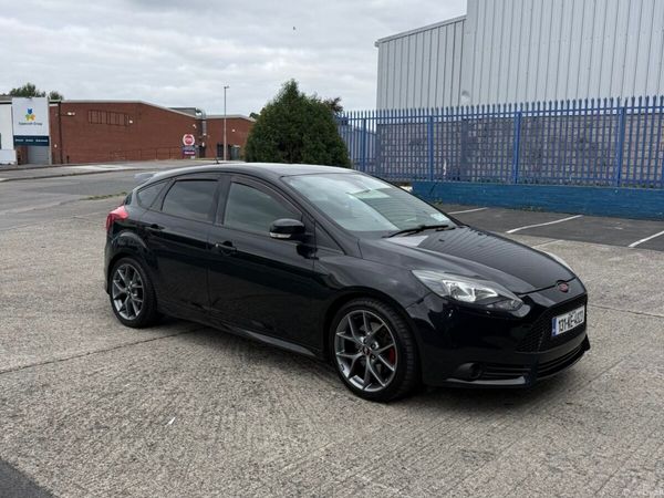 Ford Focus Hatchback, Petrol, 2013, Black