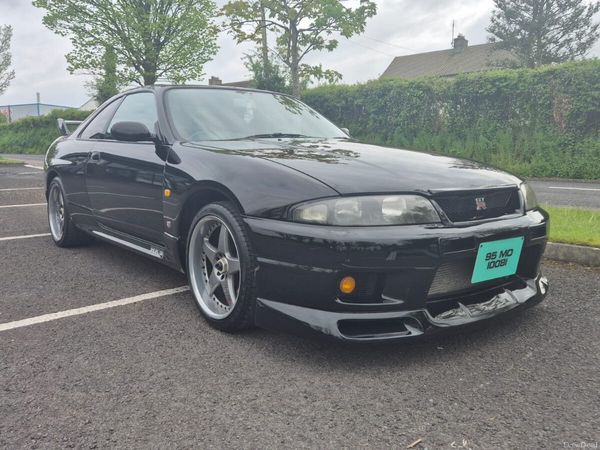 Nissan Skyline Coupe, Petrol, 1995, Black