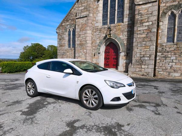 Opel Astra Hatchback, Diesel, 2013, White