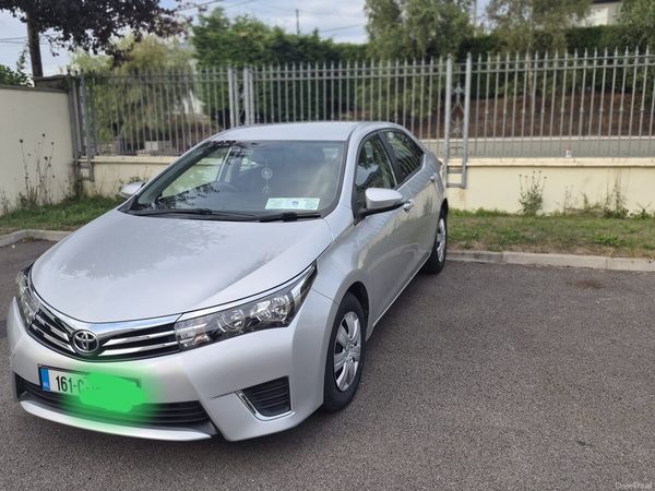 Toyota Corolla Saloon, Diesel, 2016, Silver