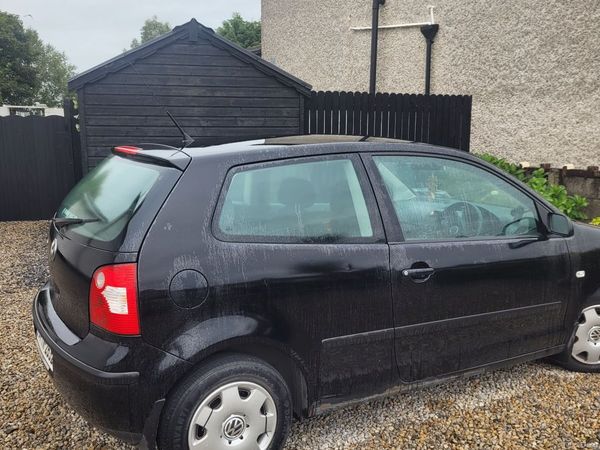 Volkswagen Polo Hatchback, Petrol, 2004, Black
