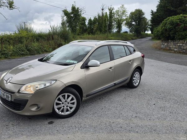 Renault Megane Estate, Diesel, 2011, Gold