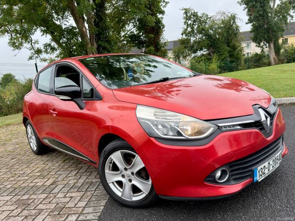 Renault Clio Hatchback, Petrol, 2013, Red