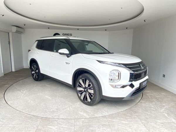Mitsubishi Outlander SUV, Petrol Hybrid, 2026, White
