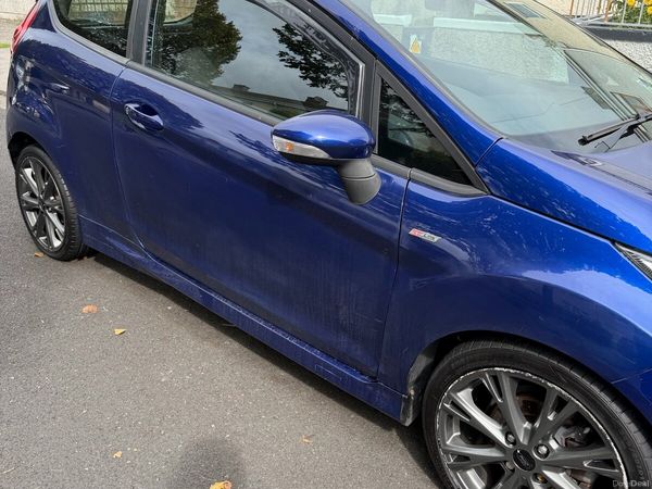 Ford Fiesta Hatchback, Petrol, 2017, Blue