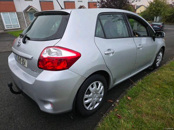 Toyota Auris Hatchback, Diesel, 2010, Silver