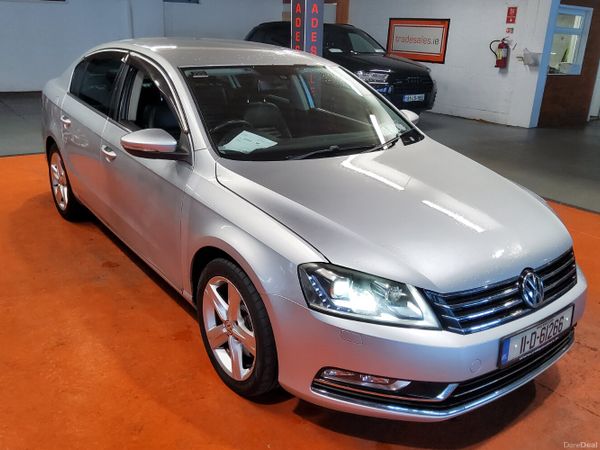 Volkswagen Passat Saloon, Petrol, 2011, Silver