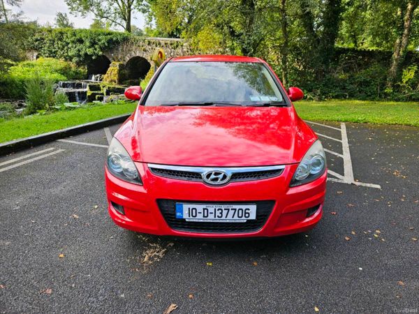 Hyundai i30 Hatchback, Petrol, 2010, Red