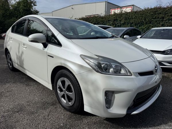 Toyota Prius Hatchback, Petrol Hybrid, 2015, White