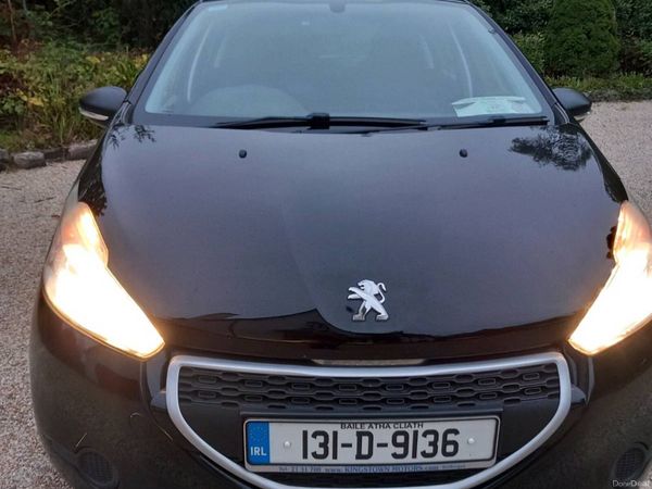 Peugeot 208 Hatchback, Petrol, 2013, Black