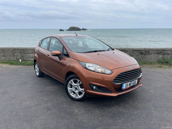 Ford Fiesta Hatchback, Petrol, 2013, Gold