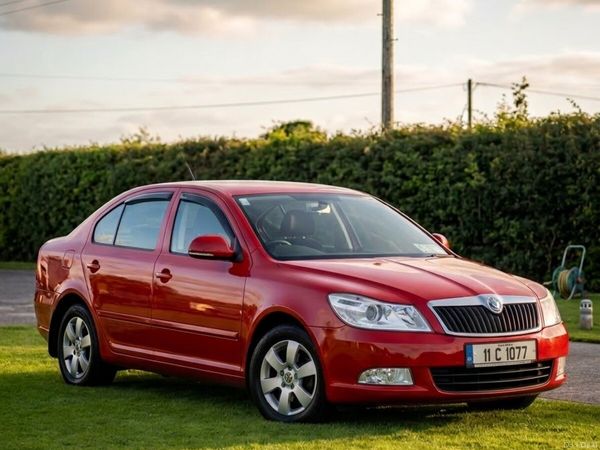 Skoda Octavia Hatchback, Diesel, 2011, Red