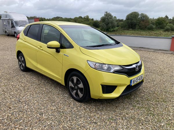 Honda Fit Hatchback, Petrol Hybrid, 2016, Yellow