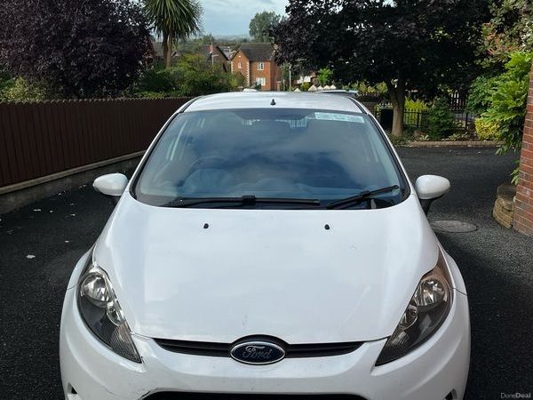 Ford Fiesta Hatchback, Petrol, 2011, White