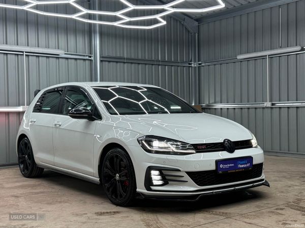 Volkswagen Golf Hatchback, Diesel, 2017, White