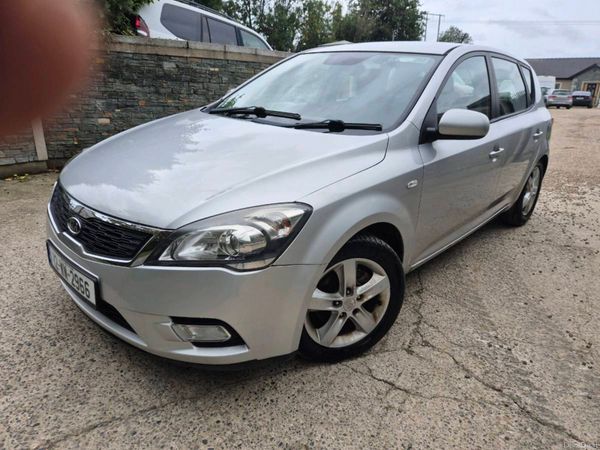 Kia Ceed Hatchback, Diesel, 2012, Silver