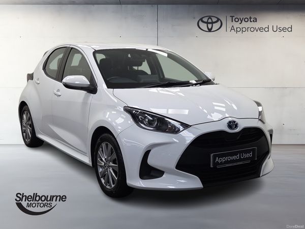 Toyota Yaris Hatchback, Petrol Hybrid, 2023, White