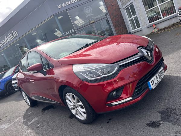 Renault Clio Hatchback, Petrol, 2017, Red