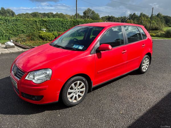 Volkswagen Polo Hatchback, Petrol, 2008, Red