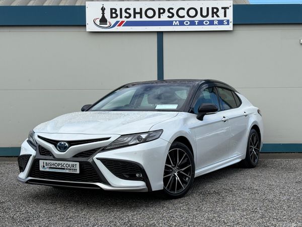 Toyota Camry Saloon, Petrol Hybrid, 2021, White