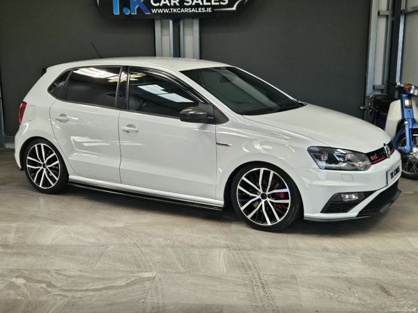 Volkswagen Polo Hatchback, Petrol, 2015, White