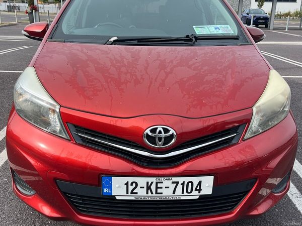 Toyota Yaris Hatchback, Petrol, 2012, Red