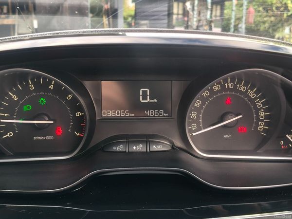 Peugeot 2008 Estate, Petrol, 2019, Black