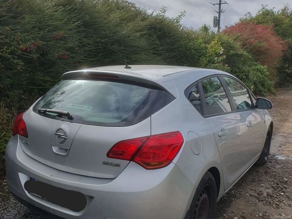 Opel Astra Hatchback, Diesel, 2011, Silver
