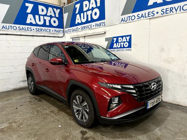 Hyundai Tucson MPV, Petrol Hybrid, 2022, Red
