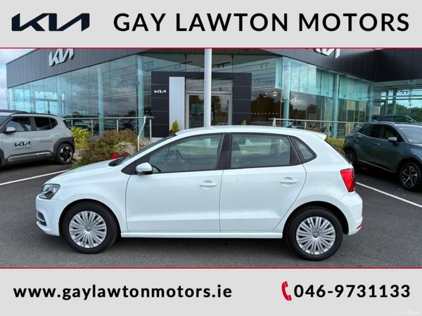 Volkswagen Polo Hatchback, Petrol, 2015, White
