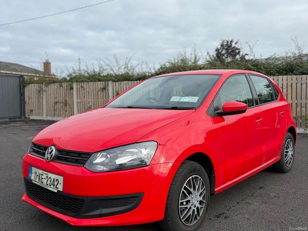 Volkswagen Polo Hatchback, Petrol, 2011, Red