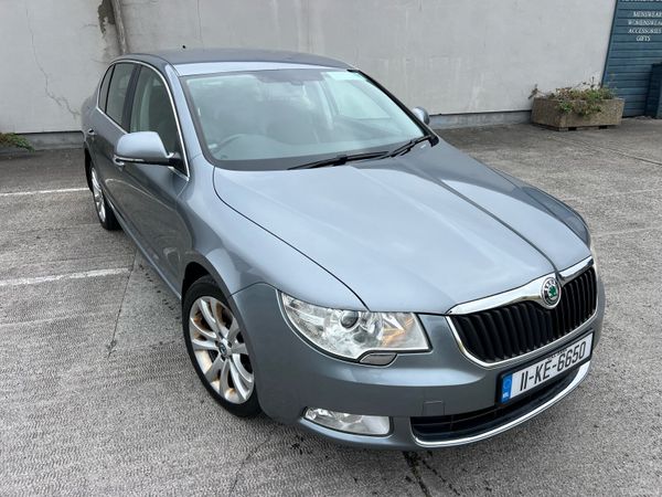 Skoda Superb Hatchback, Diesel, 2011, Grey
