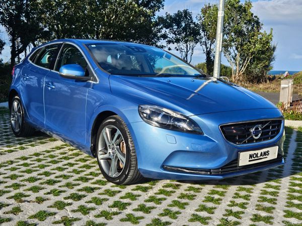 Volvo V40 Hatchback, Diesel, 2016, Blue