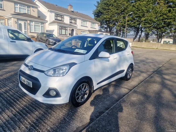 Hyundai i10 Hatchback, Petrol, 2014, White