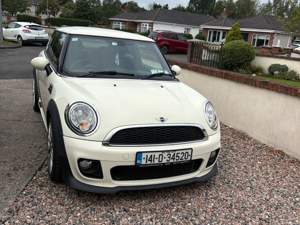 Mini One Hatchback, Diesel, 2014, White