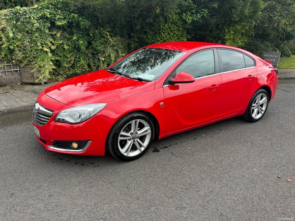 Vauxhall Insignia Hatchback, Diesel, 2014, Red