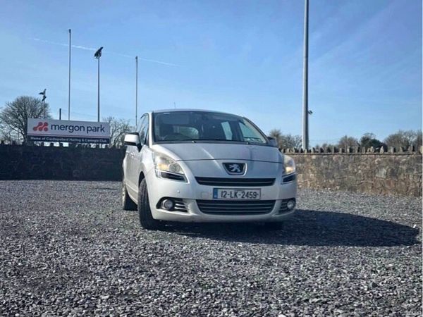 Peugeot 5008 MPV, Diesel, 2012, Silver