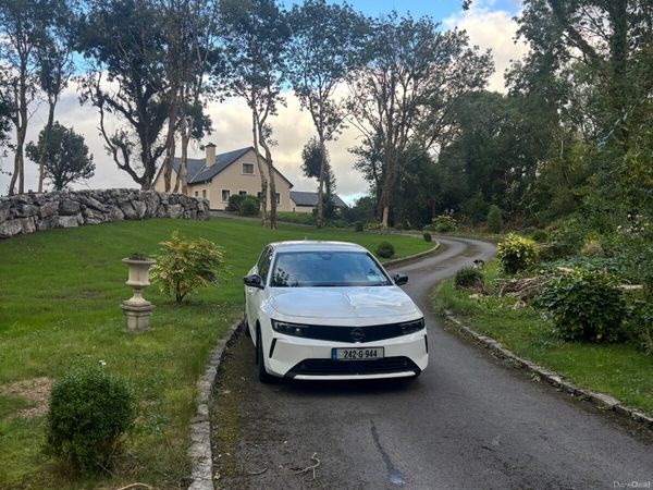 Opel Astra Hatchback, Petrol, 2024, White
