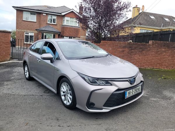 Toyota Corolla Saloon, Petrol Hybrid, 2019, Grey