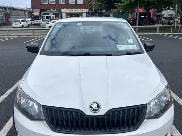Skoda Fabia Hatchback, Petrol, 2017, White