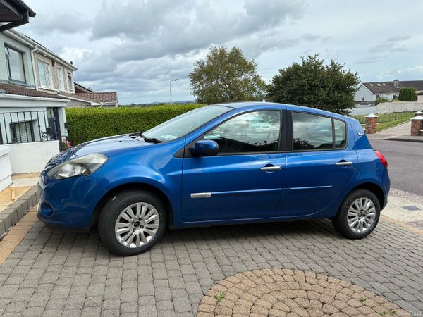 Renault Clio Hatchback, Petrol, 2011, Blue