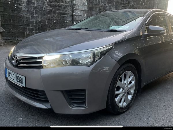 Toyota Corolla Saloon, Diesel, 2014, Silver